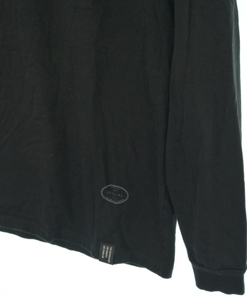 UN3D. เสื้อยืด/เสื้อท็อปส์