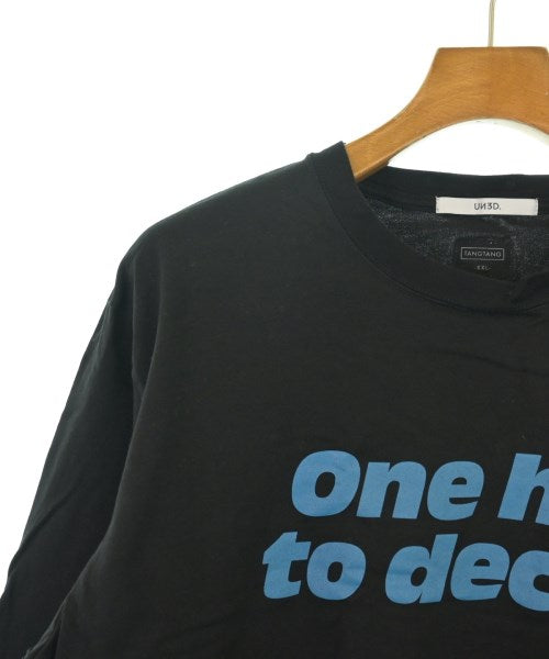 UN3D. เสื้อยืด/เสื้อท็อปส์