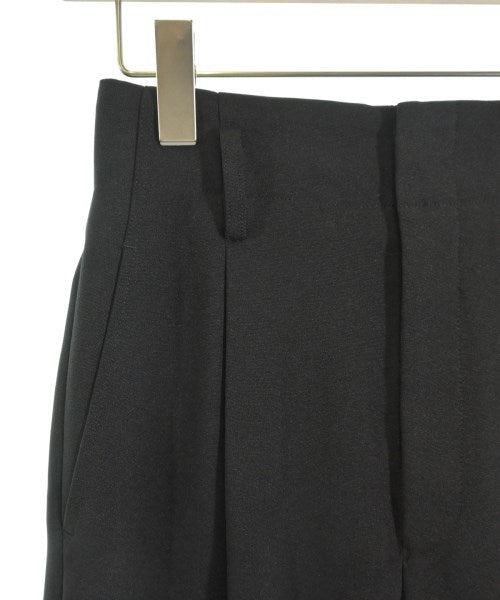 UN3D. กางเกงขายาว