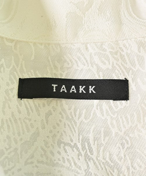 Taakk เสื้อลำลอง