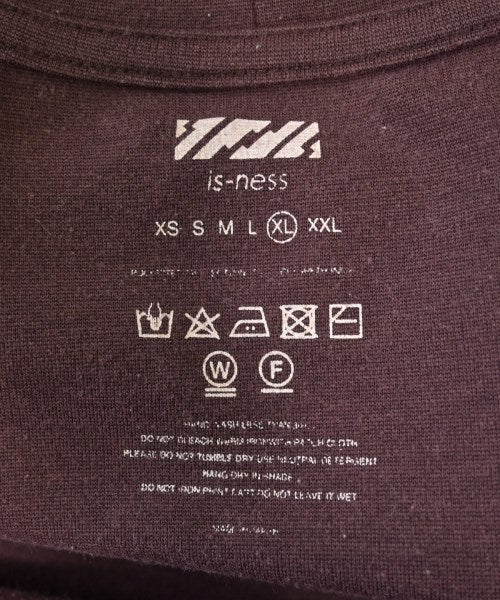 is-ness เสื้อยืด/เสื้อท็อปส์