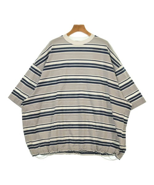 is-ness เสื้อยืด/เสื้อท็อปส์