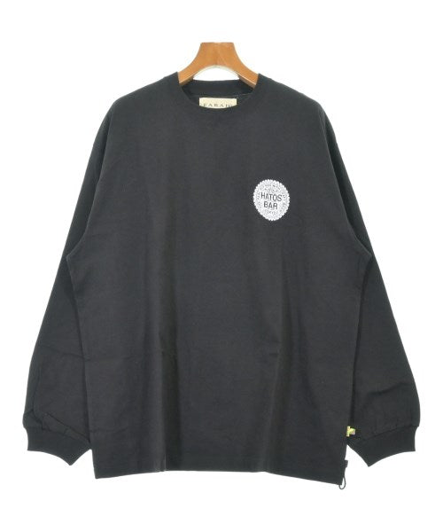 is-ness เสื้อยืด/เสื้อท็อปส์