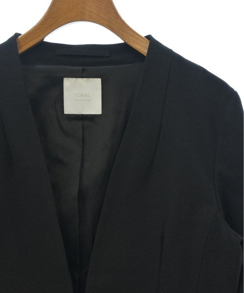 TONAL แจ็คเก็ตไม่มีปก