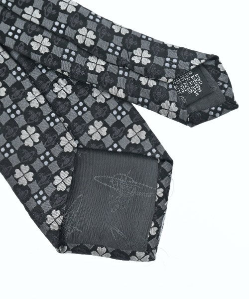 Vivienne Westwood เนคไท