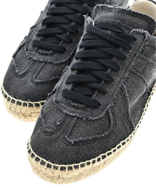 Maison Margiela รองเท้าผ้าใบ