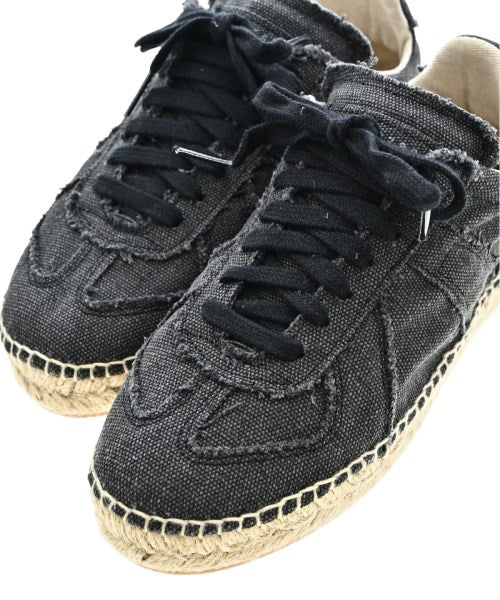 Maison Margiela รองเท้าผ้าใบ