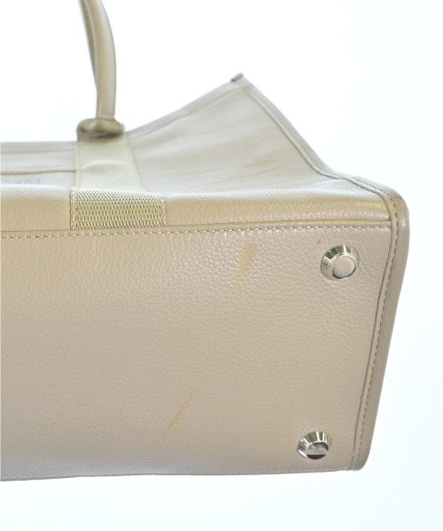 BALENCIAGA กระเป๋าถือขนาดใหญ่