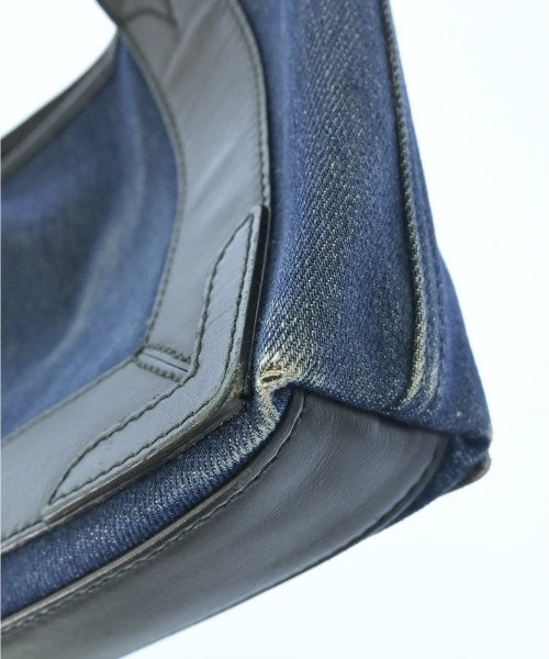BALENCIAGA กระเป๋าสะพาย