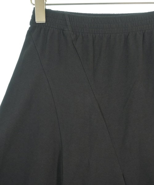 BALENCIAGA กระโปรงยาวถึงเข่า