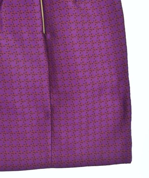 TARA JARMON กระโปรงยาวถึงเข่า