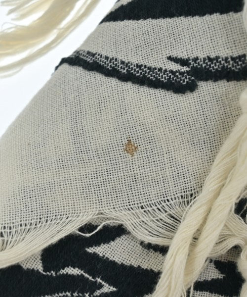 UNDER COVER ผ้าคลุมไหล่