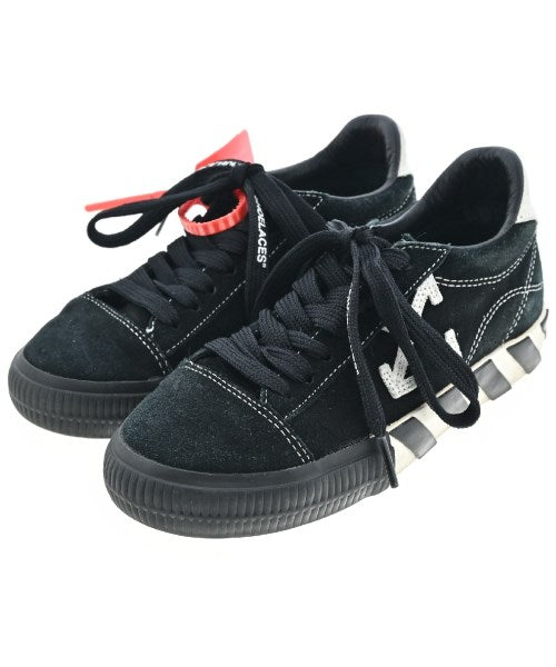 OFF-WHITE รองเท้าผ้าใบ