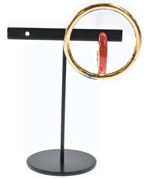 Charlotte Chesnais ต่างหู