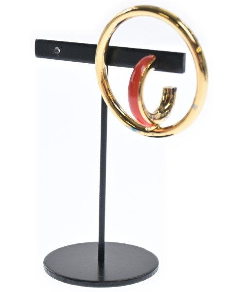 Charlotte Chesnais ต่างหู