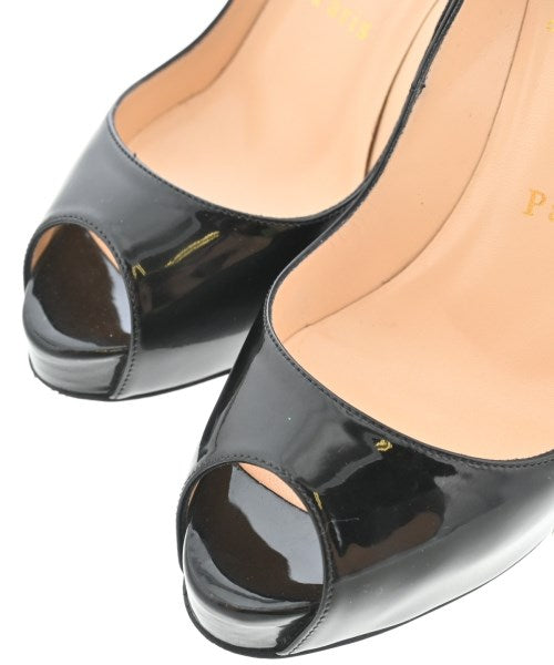 Christian Louboutin รองเท้าส้นสูง