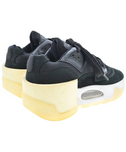 MM6 รองเท้าผ้าใบ