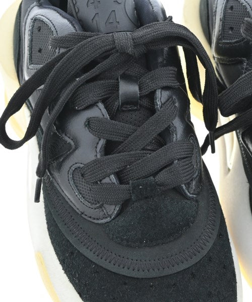 MM6 รองเท้าผ้าใบ