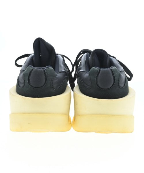 MM6 รองเท้าผ้าใบ