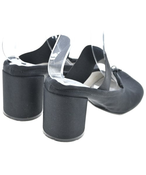 MM6 รองเท้าแตะ