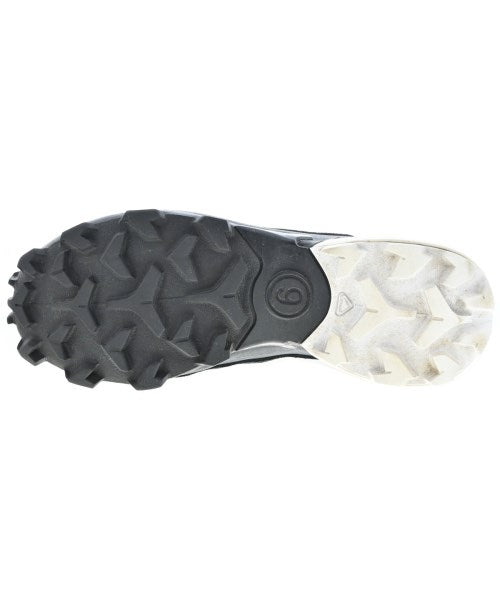 MM6 รองเท้าผ้าใบ