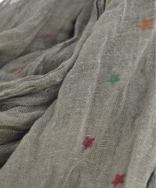 Faliero Sarti ผ้าคลุมไหล่