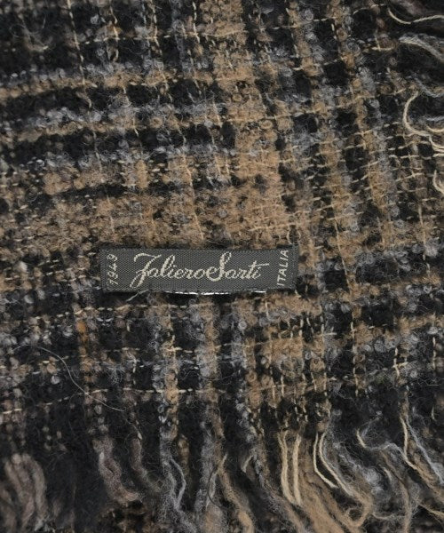 Faliero Sarti ผ้าคลุมไหล่