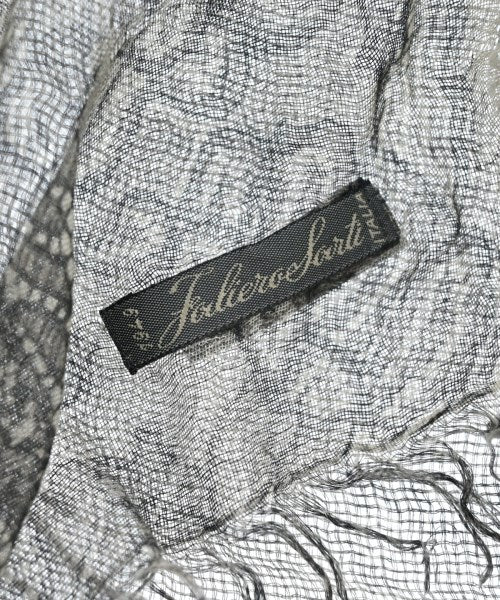 Faliero Sarti ผ้าคลุมไหล่