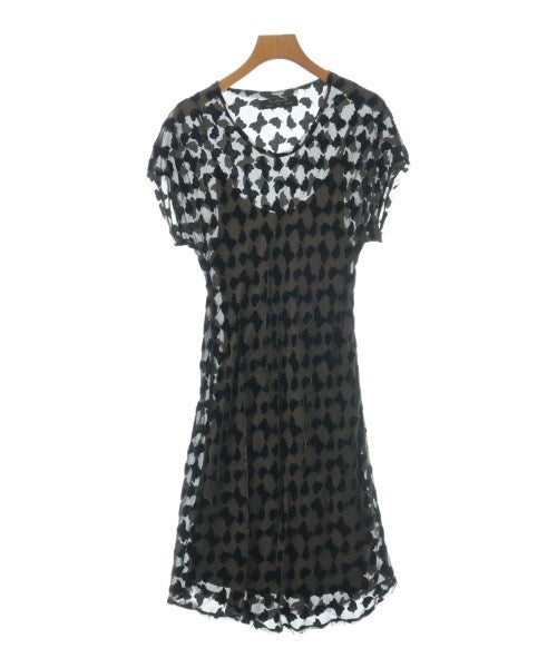 Kristina Ti ชุดเดรส