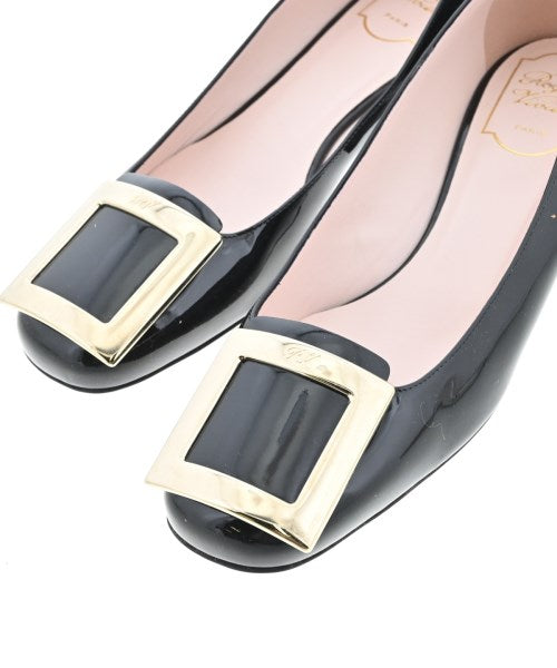 Roger Vivier รองเท้าส้นสูง