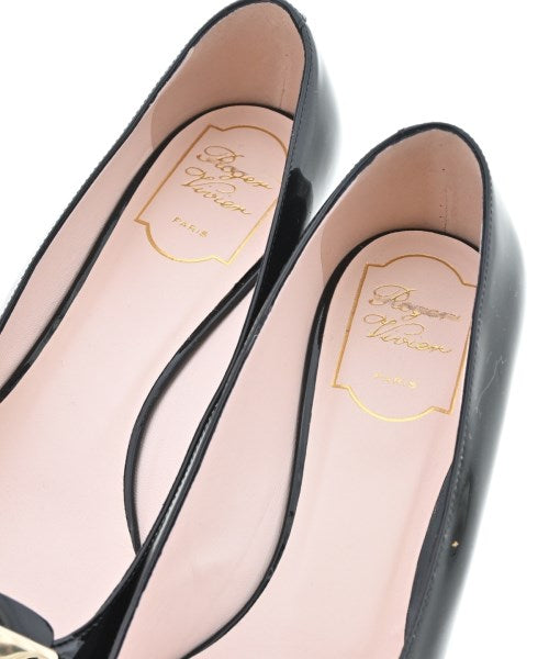 Roger Vivier รองเท้าส้นสูง