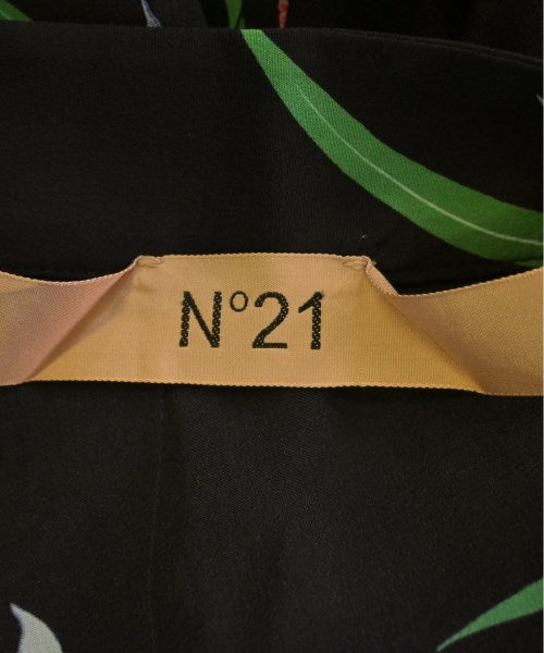 N゚ 21 กระโปรงยาวถึงเข่า