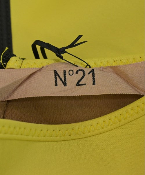 N゚ 21 กระโปรงสั้น