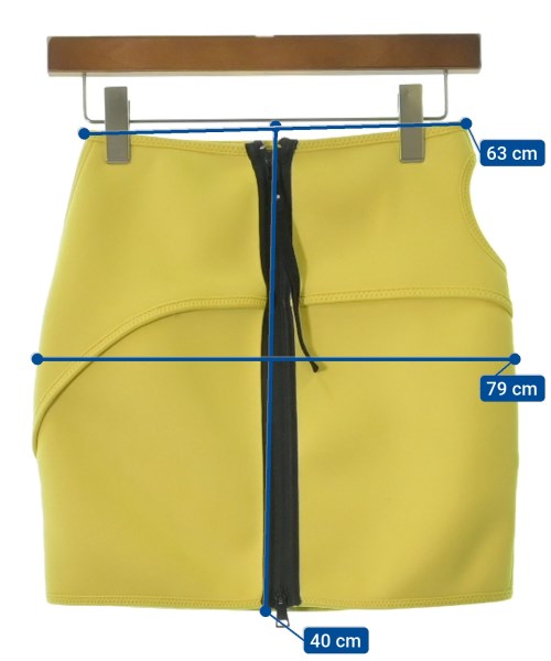 N゚ 21 กระโปรงสั้น