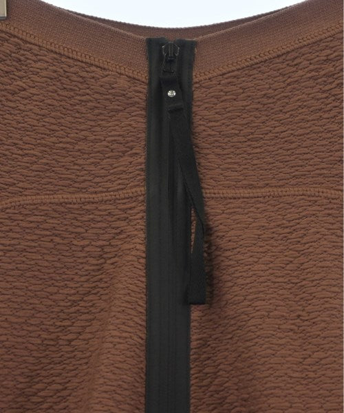 N゚ 21 กระโปรงยาวถึงเข่า