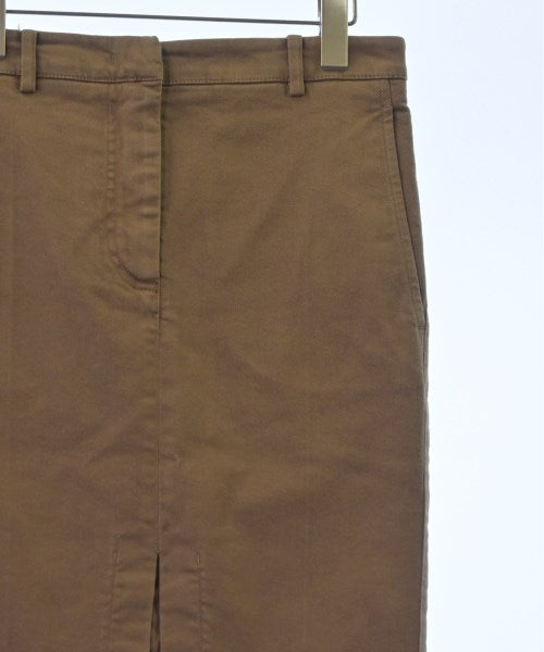 N゚ 21 กระโปรงยาวถึงเข่า