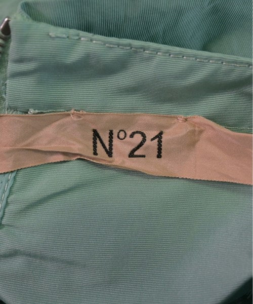 N゚ 21 กระโปรงสั้น