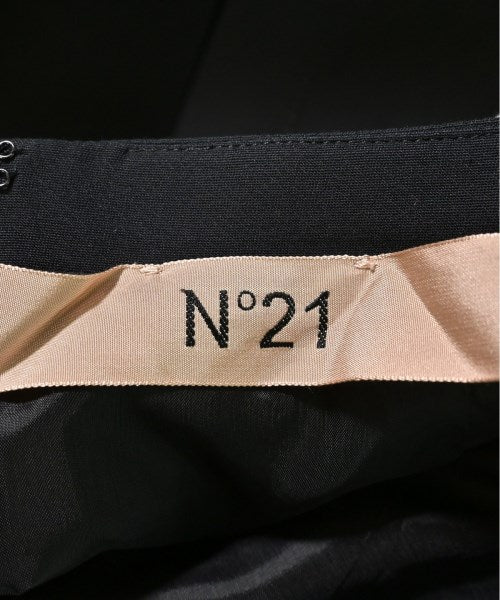 N゚ 21 กระโปรงยาวถึงเข่า