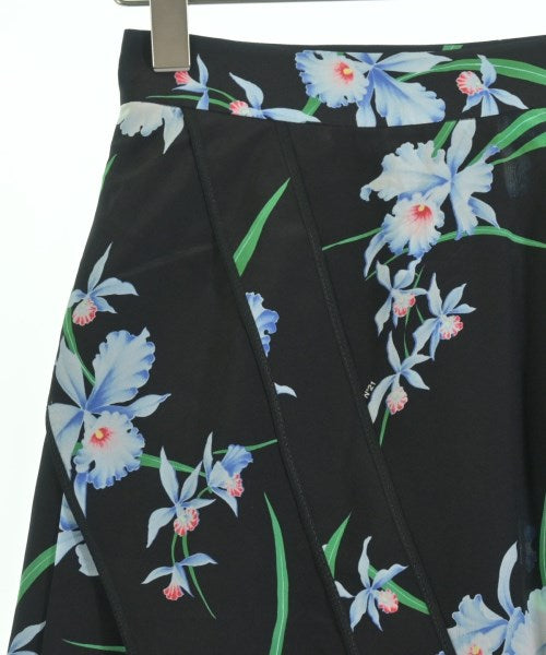 N゚ 21 กระโปรงยาวถึงเข่า