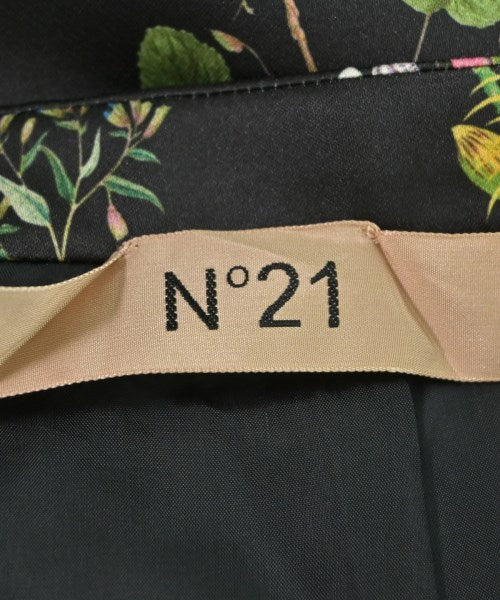 N゚ 21 กระโปรงยาวถึงเข่า