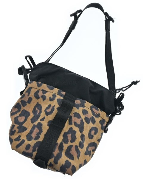 Supreme กระเป๋า