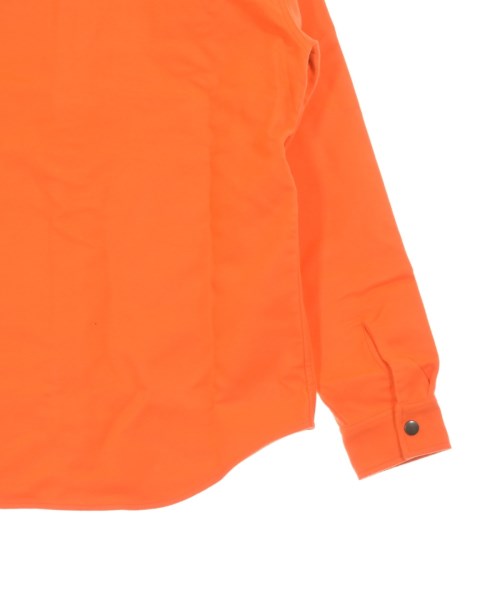 Supreme เสื้อลำลอง