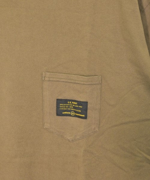 uniform experiment เสื้อยืด/เสื้อท็อปส์