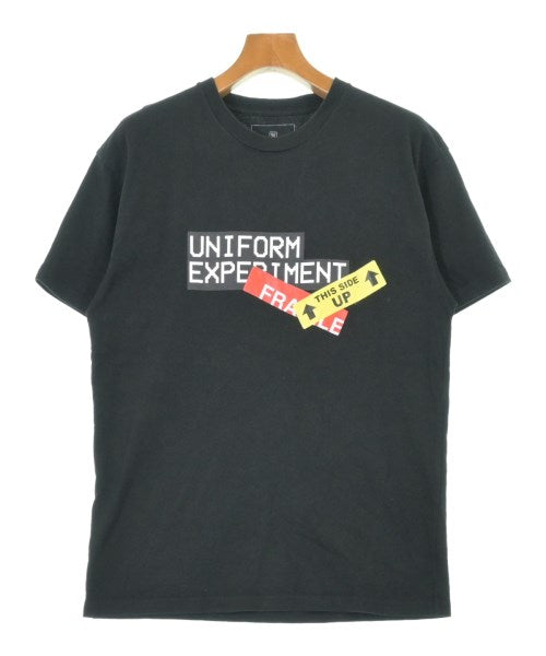 uniform experiment เสื้อยืด/เสื้อท็อปส์