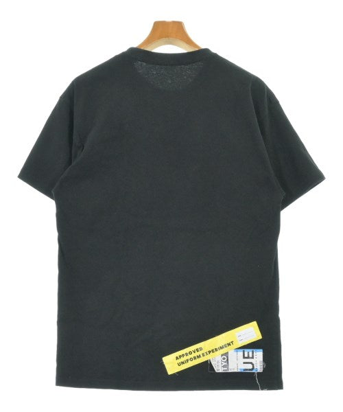 uniform experiment เสื้อยืด/เสื้อท็อปส์