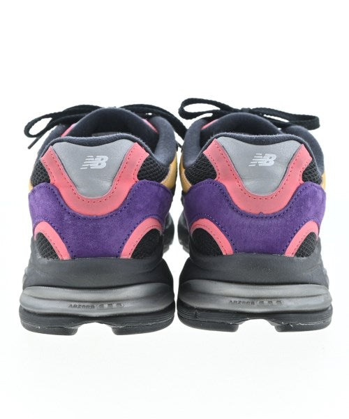 KITH รองเท้าผ้าใบ