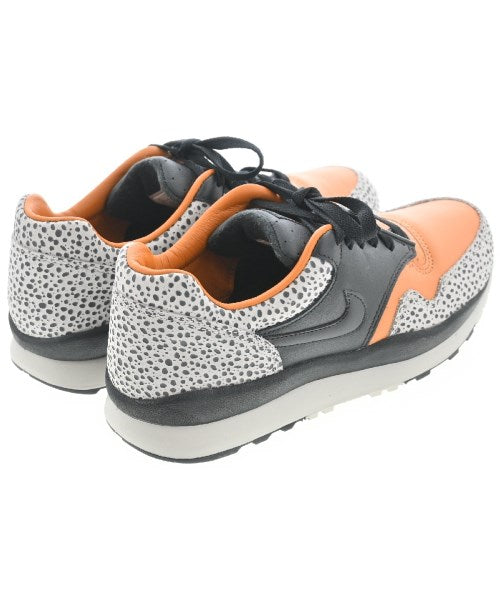 NIKE รองเท้าผ้าใบ