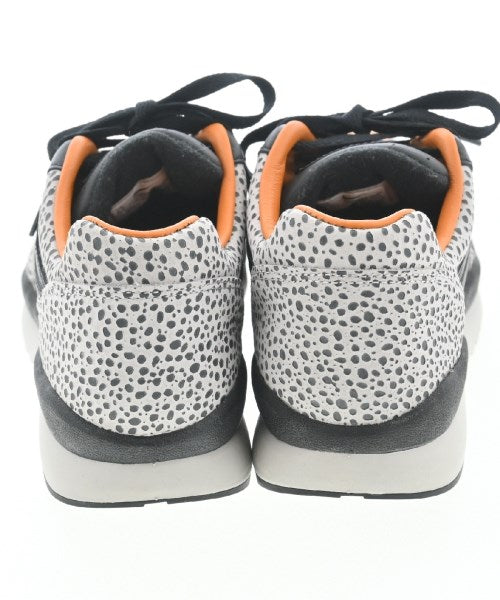 NIKE รองเท้าผ้าใบ