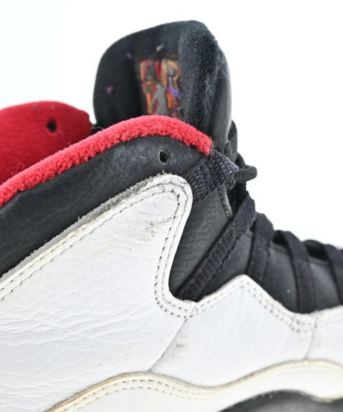 NIKE รองเท้าผ้าใบ