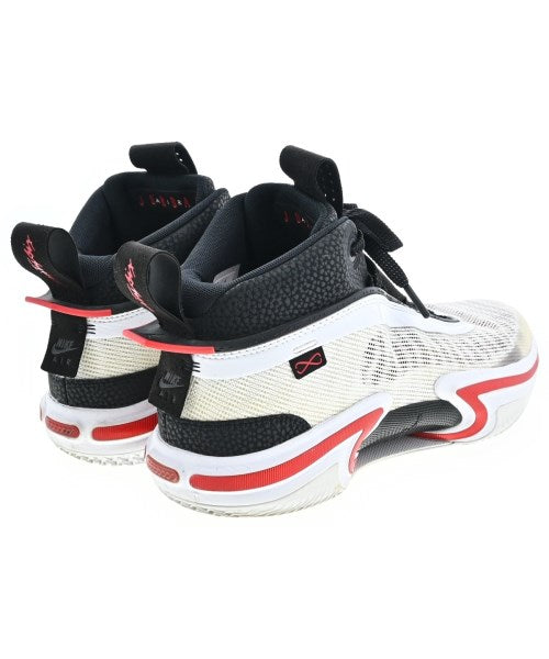 NIKE รองเท้าผ้าใบ